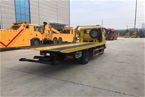 福贡非事故拖车